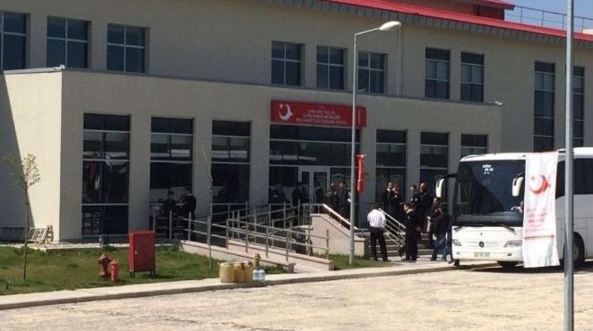 Kırklareli&rsquo;ndeki 22 M&uuml;lteci Başka İllere Nakledildi