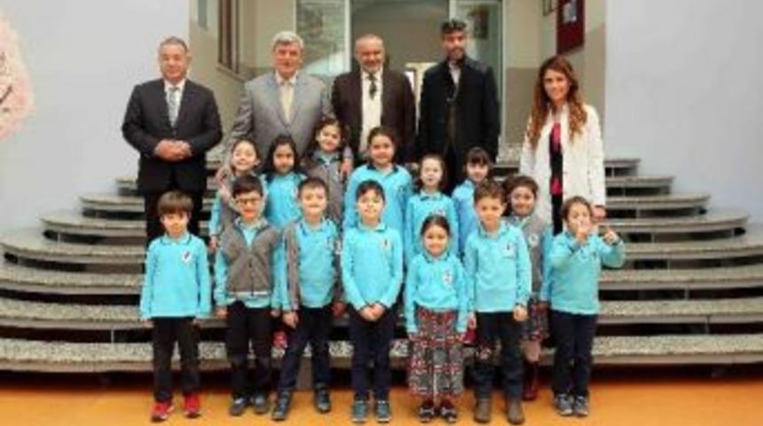 Başkan Karaosmanoğlu, Okul Ziyaretlerini Sürdürüyor