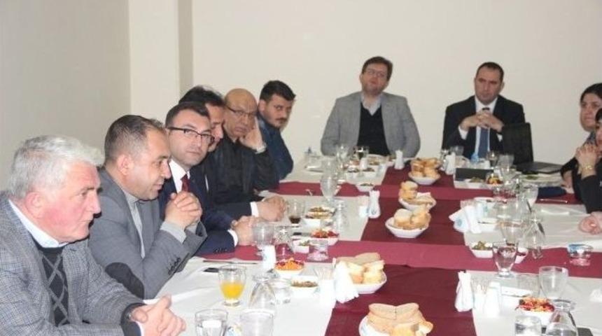 Burhaniye Uygulamalı Bilimlerde Ticaret Odası Toplantısı