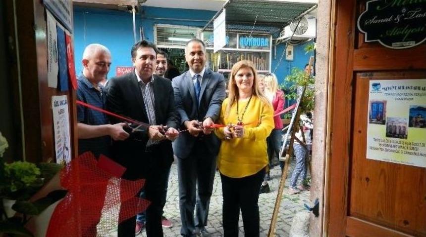 Ayvalık&rsquo;ta "sevgiye A&ccedil;ılan Kapılar" Temalı Solo Resim Sergisi A&ccedil;ıldı