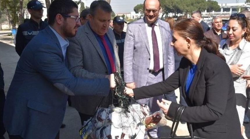 Yunusemre&rsquo;den Okullara Malzeme Desteği