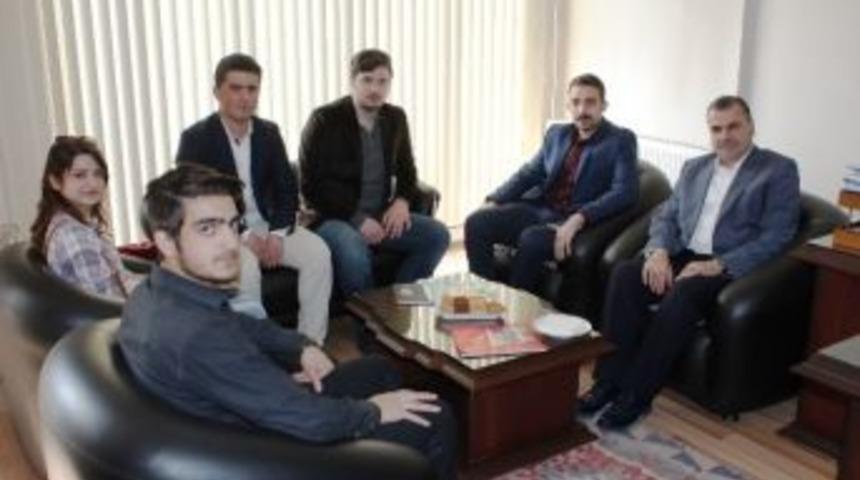 Akil Gen&ccedil;ler Heyeti&rsquo;nden T&uuml;rkiye Gazetesine Ziyaret