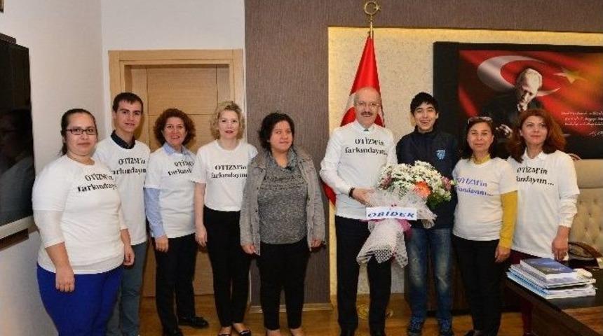 Altıeyl&uuml;l Otizm&rsquo;in Farkında