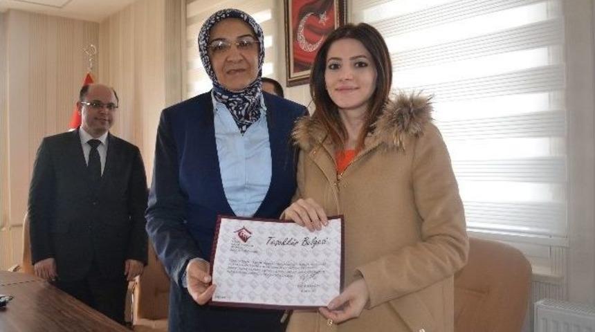 Aile Ve Sosyal Politikalar İl M&uuml;d&uuml;rl&uuml;ğ&uuml;&rsquo;nden &Ouml;zel G&uuml;zide Bakım Merkezi&rsquo;ne Teşekk&uuml;r Belgesi