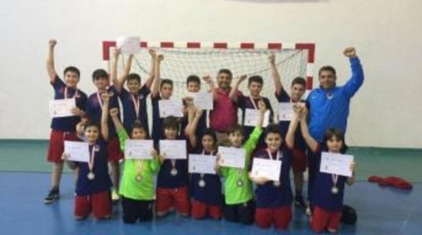 Ted İzmir Koleji Yarı Finalde