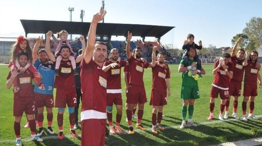 İneg&ouml;lspor Play-off&rsquo;a G&ouml;z Kırptı