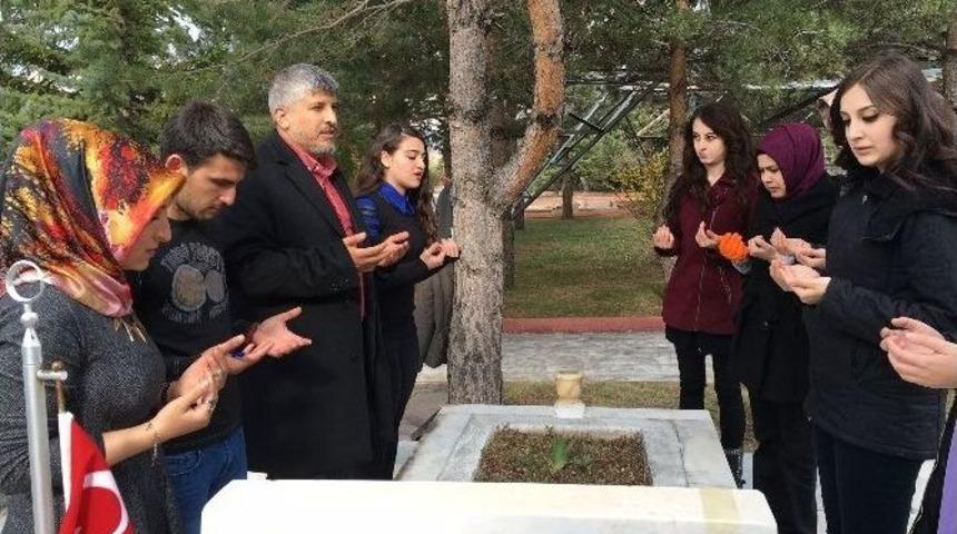 Bozok Üniversitesi Öğrencilerinden Şehitlere Vefa