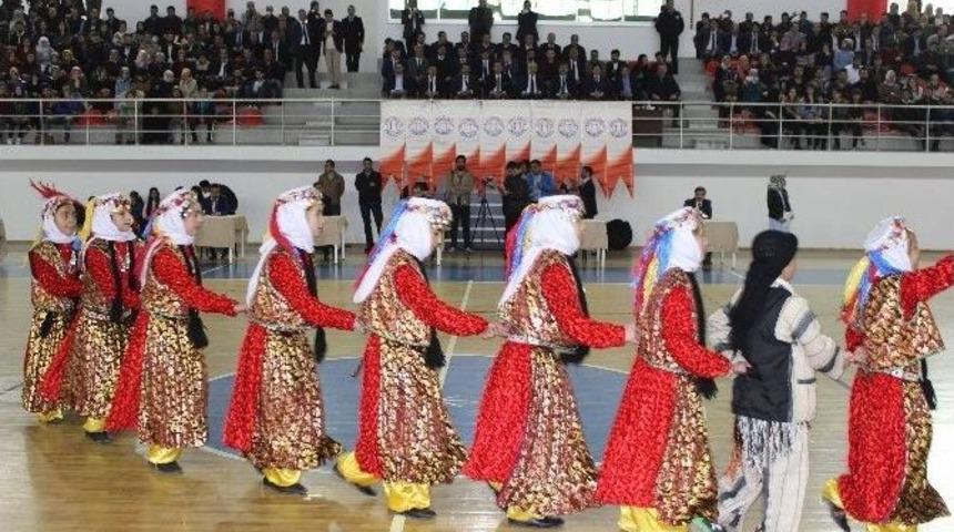 Muş&rsquo;ta 1. Geleneksel Halk Oyunları Festivali
