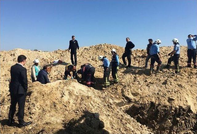 Oğlunu Ziyarete Gelen Baba, Göçük Altında Kalarak Hayatını Kaybetti