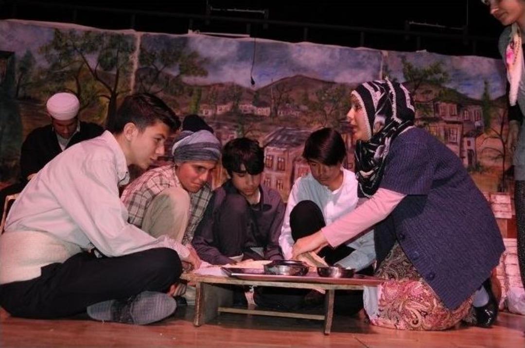 Yozgat Liseler Arası Tiyatro Festivali Tamamlandı