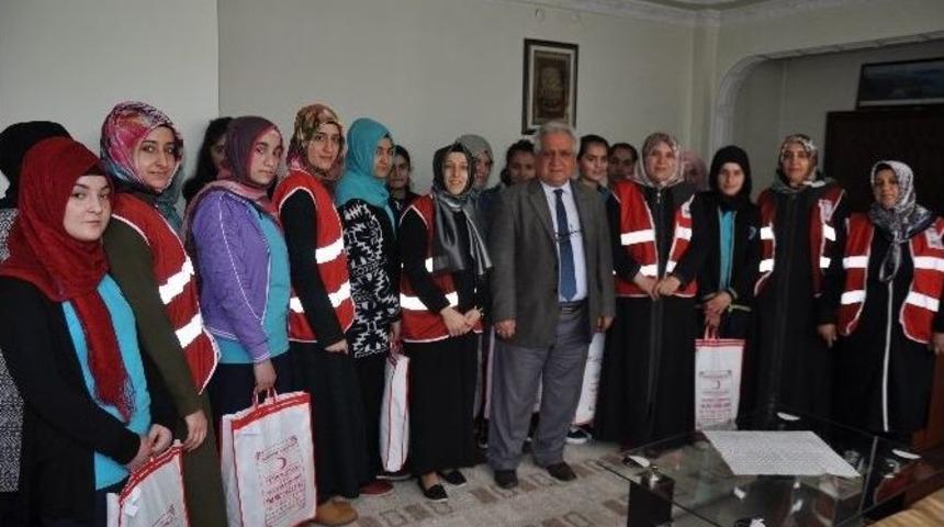 Kızılay&rsquo;dan Kız &Ouml;ğrencilere Yardım