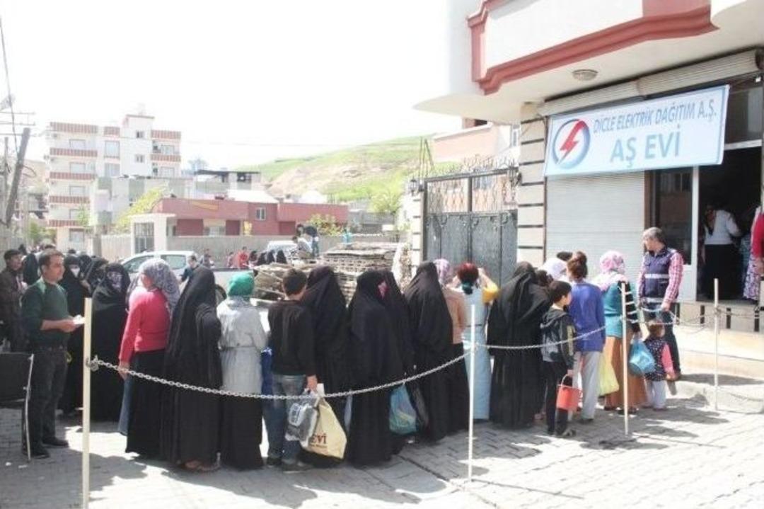 Dicle Elektrik&rsquo;ten 2 Bin Aileye Sıcak Yemek