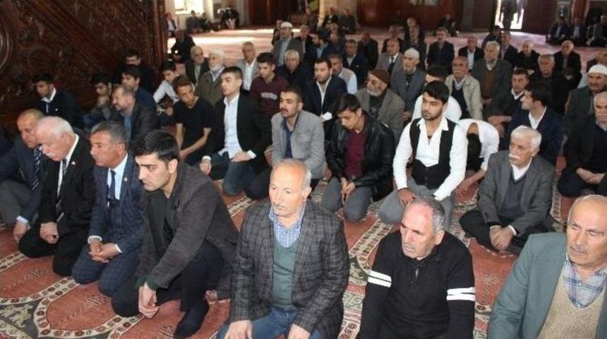 Alparslan T&uuml;rkeş İ&ccedil;in Mevlit Okutuldu