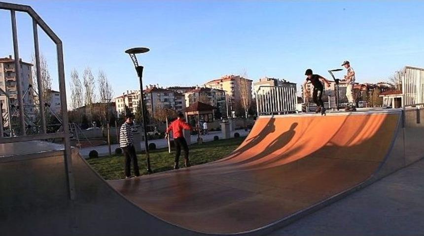 Havaların Isınması Odunpazarlıları Parklara Akın Ettirdi