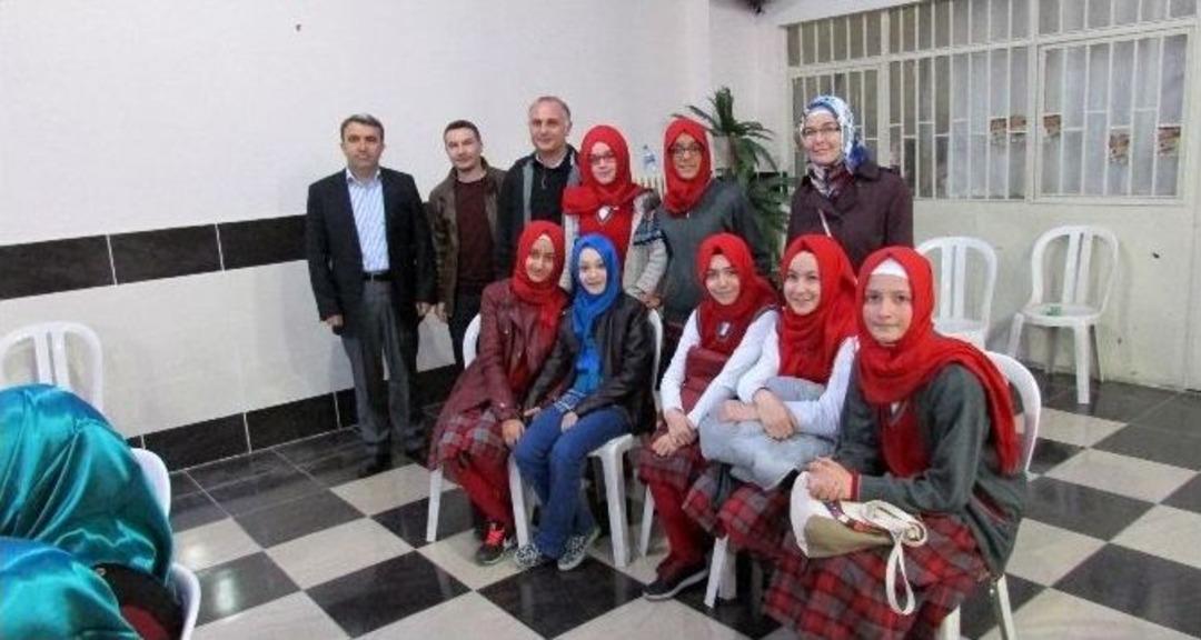 Gediz 1 Eyl&uuml;l İmam Hatip Ortaokulu Arap&ccedil;a Yarışmalarında &Uuml;&ccedil;&uuml;nc&uuml;