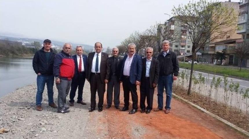 G&uuml;l&uuml;&ccedil; Sahilinde &Ccedil;alışmalar Devam Ediyor