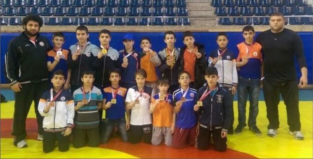 İbb&rsquo;nin Minik G&uuml;reş&ccedil;ileri Grupları Ge&ccedil;ti