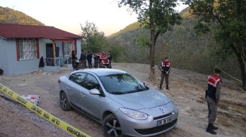 İstanbullu Baba Oğul Yazlık Evlerinde &Ouml;ld&uuml;r&uuml;lm&uuml;ş Olarak Bulundu