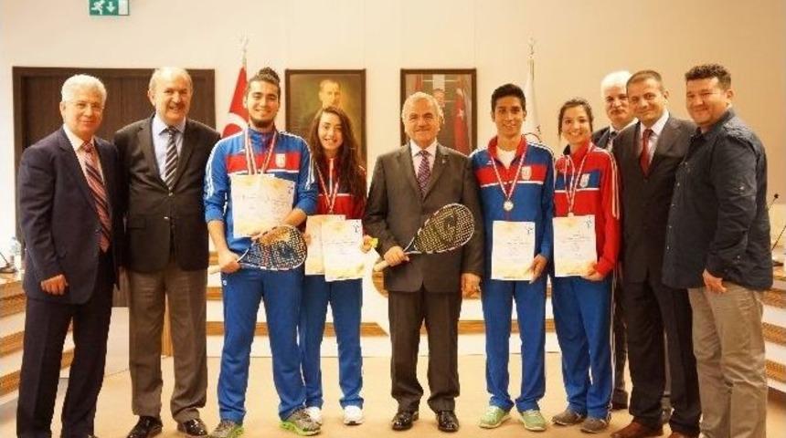 Dereceye Giren &Ouml;ğrenciler Rekt&ouml;r Harmandar&rsquo;ı Ziyaret Etti