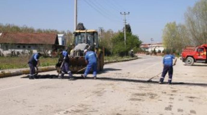 Akyazı&rsquo;da Bozuk Yollar Asfaltlanmaya Başladı