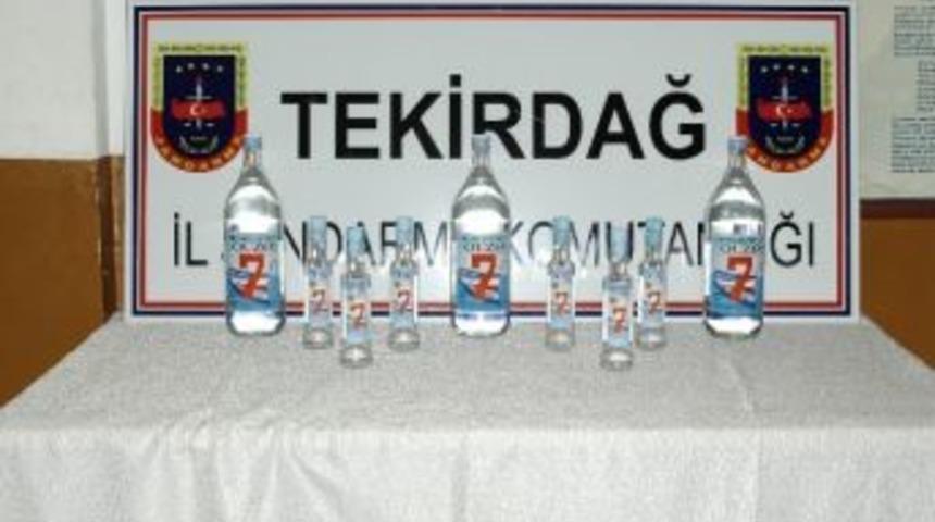 Ka&ccedil;ak İ&ccedil;ki Satarken Jandarmaya Yakalandı