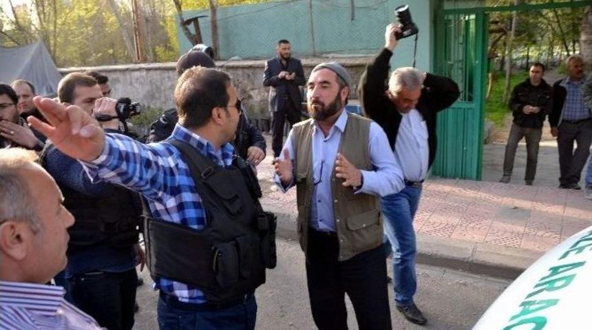 Polis Amirinden, Ter&ouml;rist Cenazesinde Slogan Uyarısı