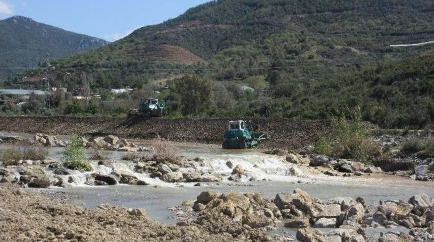 Alanya Ve Gazipaşa&rsquo;da Taşkın &Ouml;nleme &Ccedil;alışmaları