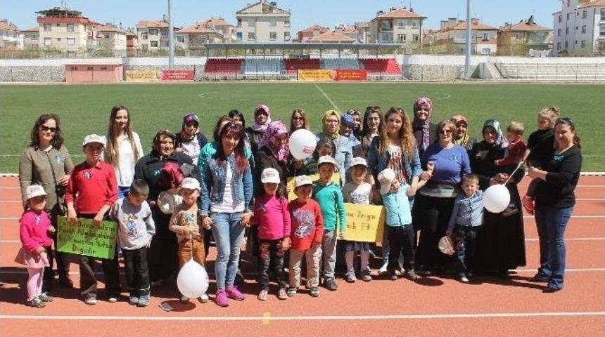 Otizmli &Ccedil;ocuklar G&ouml;n&uuml;llerince Eğlendi