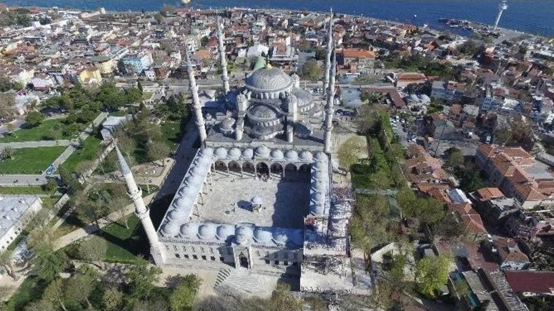 (&ouml;zel Haber) Sultanahmet Camii&rsquo;nde 400 Yıl Sonra Yapılan Restorasyon Havadan G&ouml;r&uuml;nt&uuml;lendi