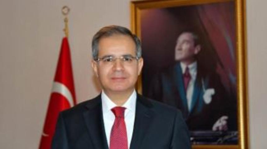 Vali Tapsız&rsquo;ın Avukatlar G&uuml;n&uuml; Mesajı