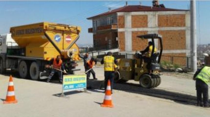 Gebze&rsquo;de Asfalt &Ccedil;alışmaları Hız Kesmiyor