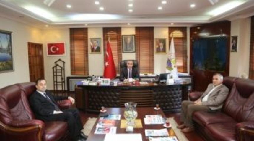 Sapanca Yeni İl&ccedil;e Emniyet M&uuml;d&uuml;r&uuml; Yıldırım&rsquo;dan Başkan Yılmazer&rsquo;e Ziyaret
