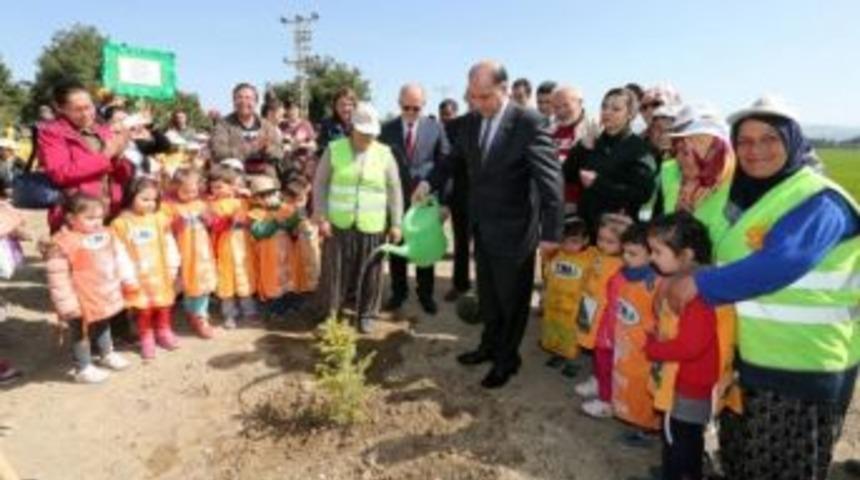 Vali, Anaokulu &Ouml;ğrencileriyle Fidan Dikti