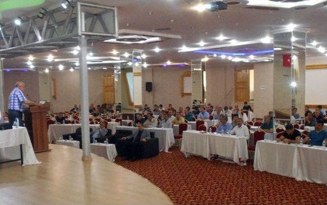 Büyükşehir’de Eğitim Seminerleri Sürüyor