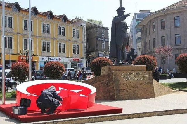 Giresun’da Ay Yıldız Büstüne Çirkin Saldırı