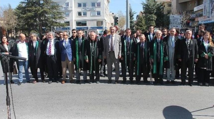 Niğde Baro Başkanı Av. H&uuml;seyin Demirbilek;