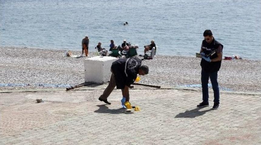&Ouml;nce Y&uuml;z&uuml;p G&uuml;neşlendi, Sonra Ailesine Mesaj Atıp &Uuml;st &Uuml;ste Tetiğe Bastı