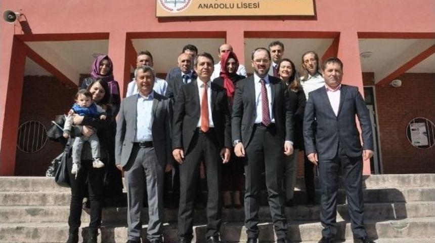 Başkan Ayaz, Bah&ccedil;ecik End&uuml;stri Meslek Lisesini Ziyaret Etti