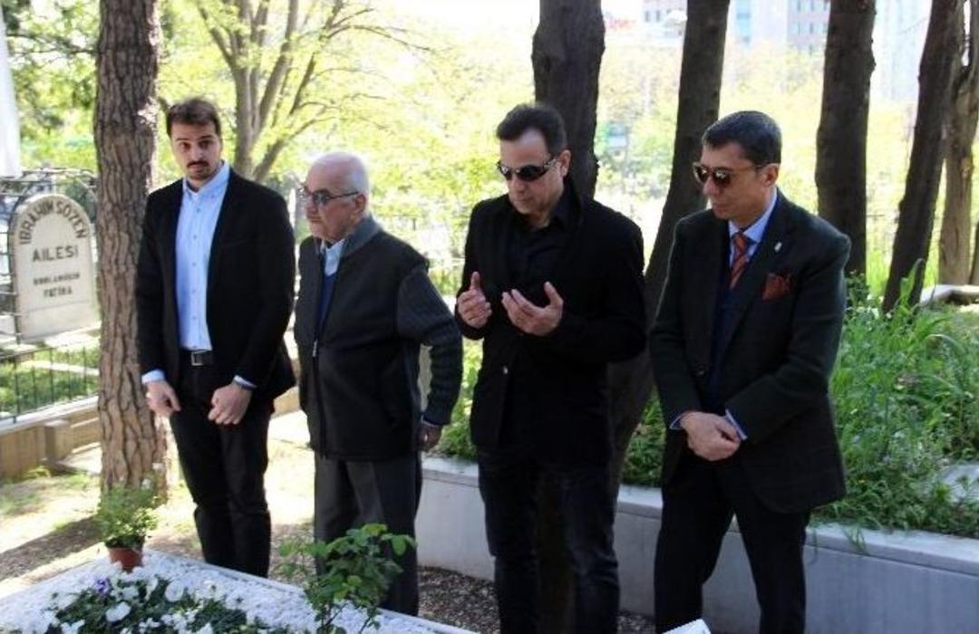 Sadri Alışık 91&rsquo;inci Doğum G&uuml;n&uuml;nde Mezarı Başında Anıldı