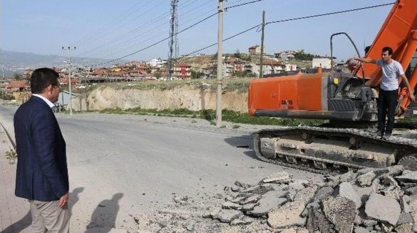 Canlı Hayvan Pazarı Yolu Yeniden Yapılıyor