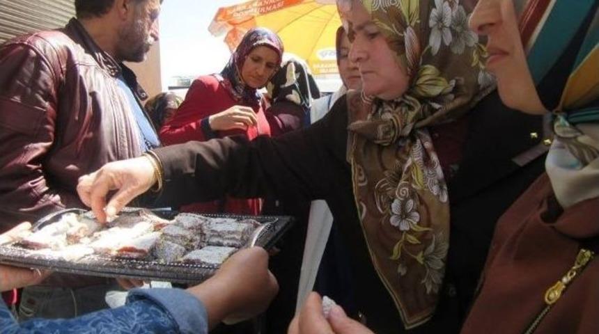 Defne Kokan Kınalı Eller Mersin&rsquo;de