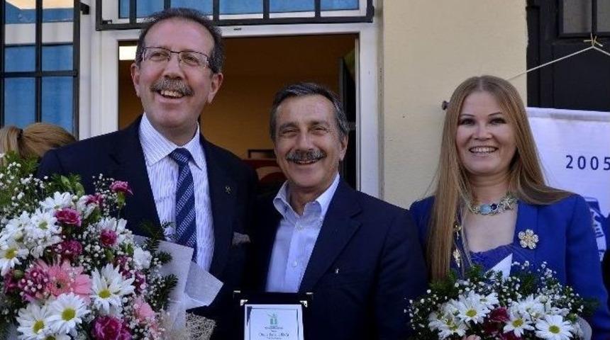 Artık &Ccedil;ukurhisarlı &Ccedil;ocukların Bir K&uuml;t&uuml;phanesi Var