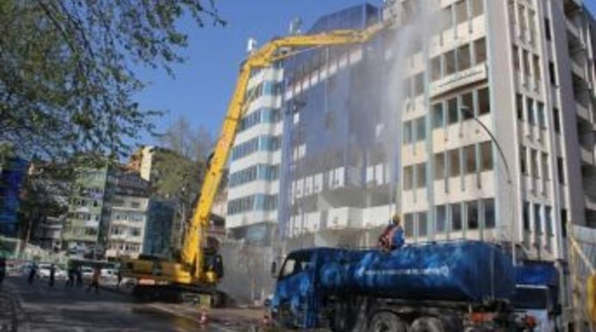 T&uuml;rk Telekom Binasının Yıkımına Başlandı