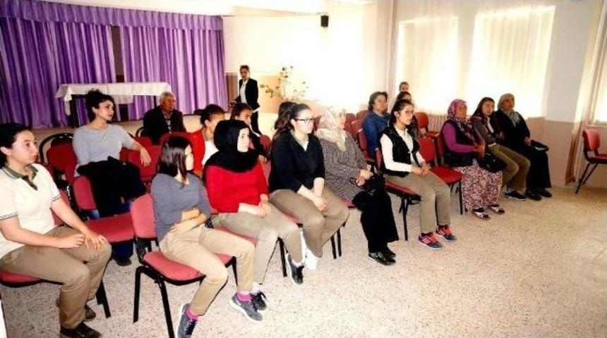 Sarıg&ouml;ll&uuml; &Ouml;ğrenciler Litvanya Yolcusu