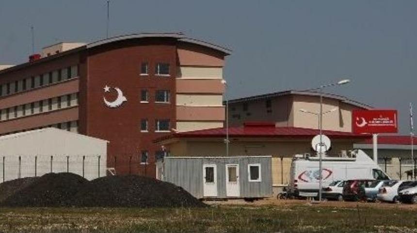 Ka&ccedil;ak G&ouml;&ccedil;menler Geri G&ouml;nderme Merkezine Yerleşti