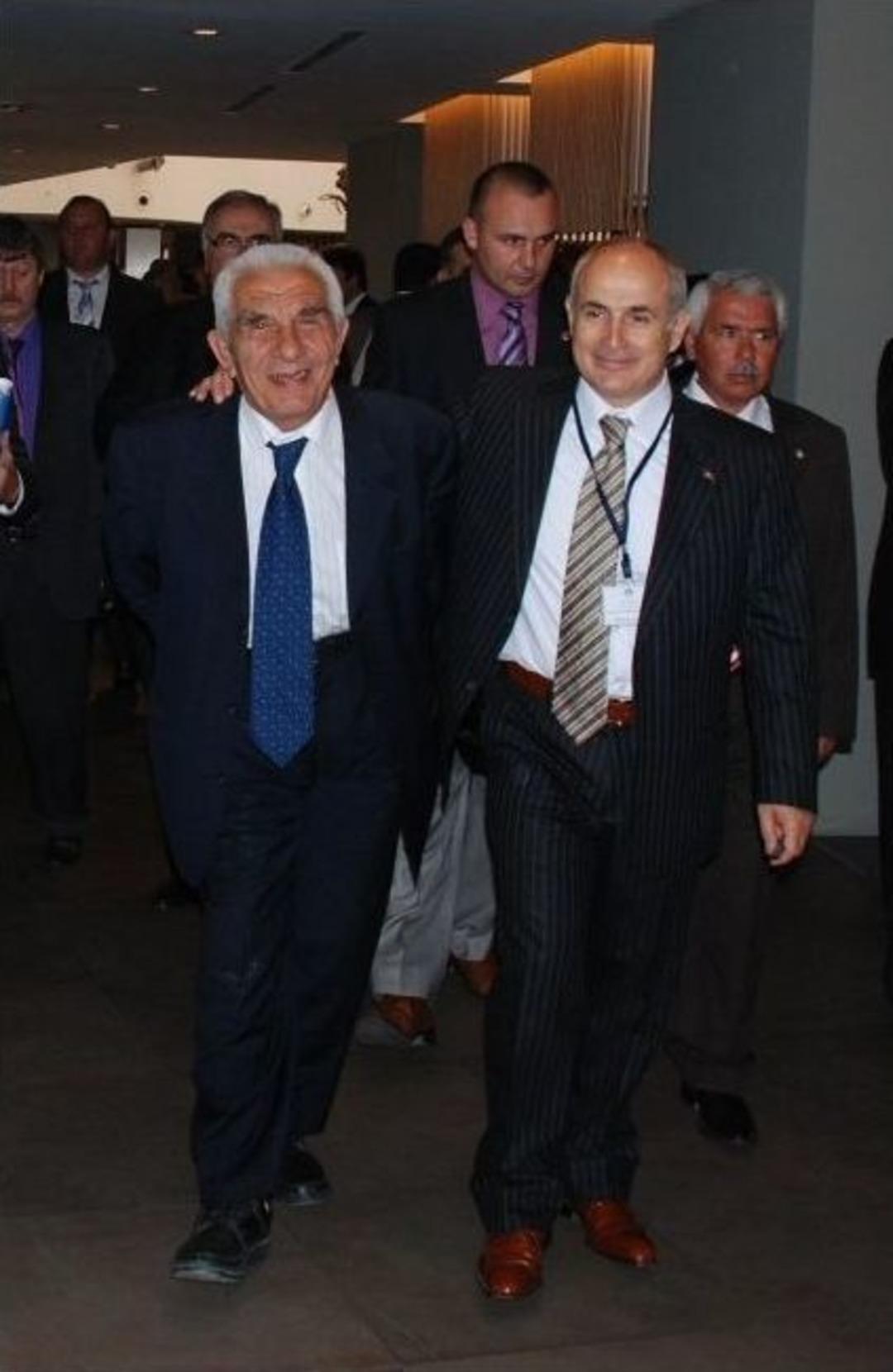 Başkan Akg&uuml;n&rsquo;den B&uuml;y&uuml;k Vefa &Ouml;rneği