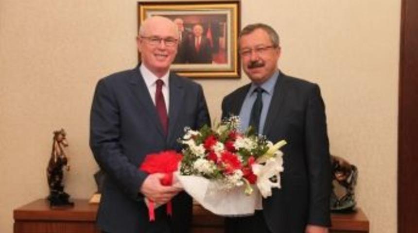 Chp Eskişehir İl Y&ouml;netiminden Başkan Kurt&rsquo;a Ziyaret