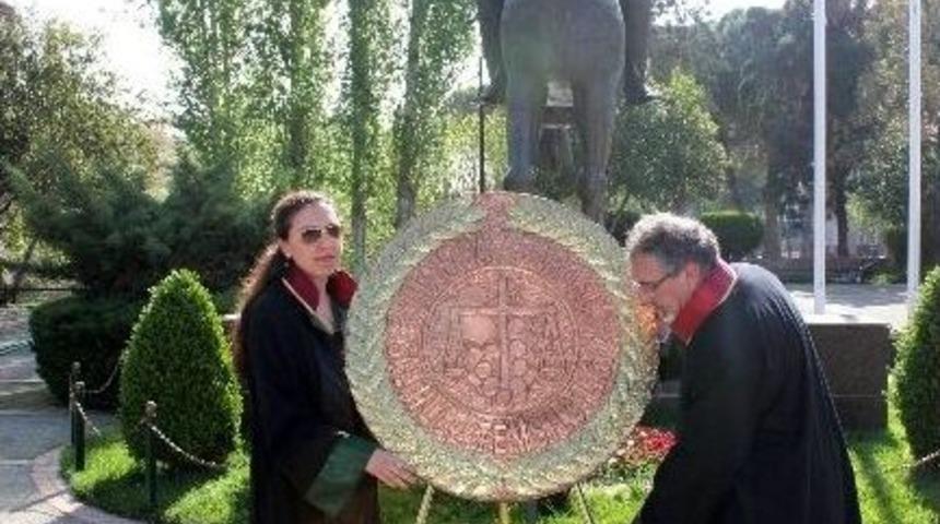 Salihli&rsquo;de Avukatlar G&uuml;n&uuml; Kutlandı