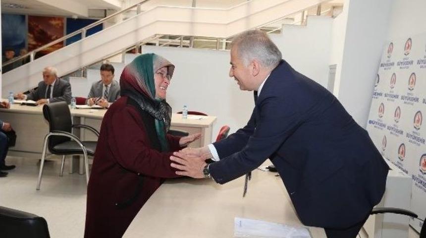 Başkan Zolan Halk G&uuml;n&uuml;&rsquo;nde Vatandaşlarla Buluştu