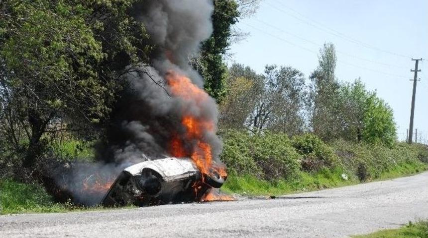 Hareket Halindeki Otomobil Alev Aldı